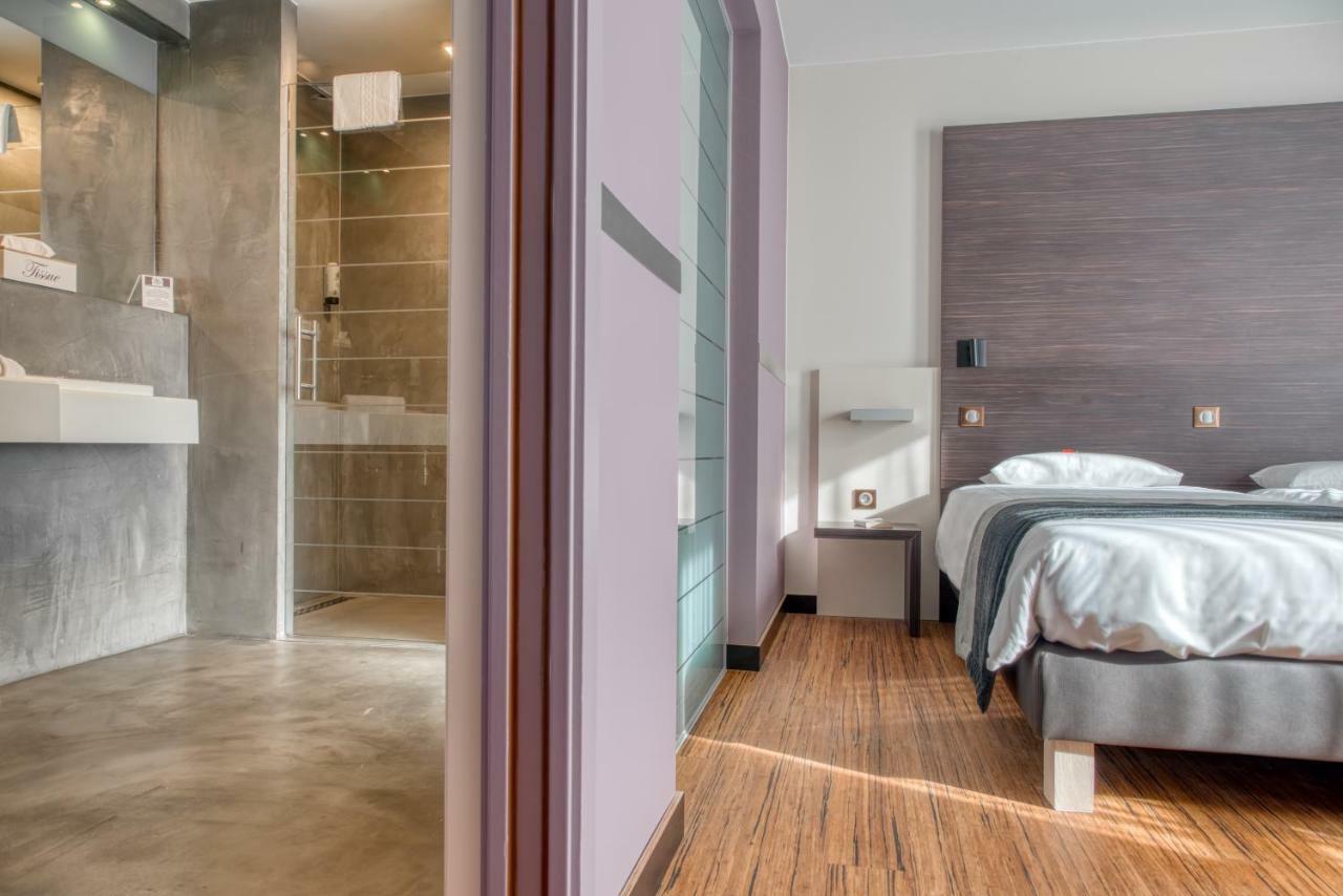 Le Merceny Motel Bastogne Room photo
